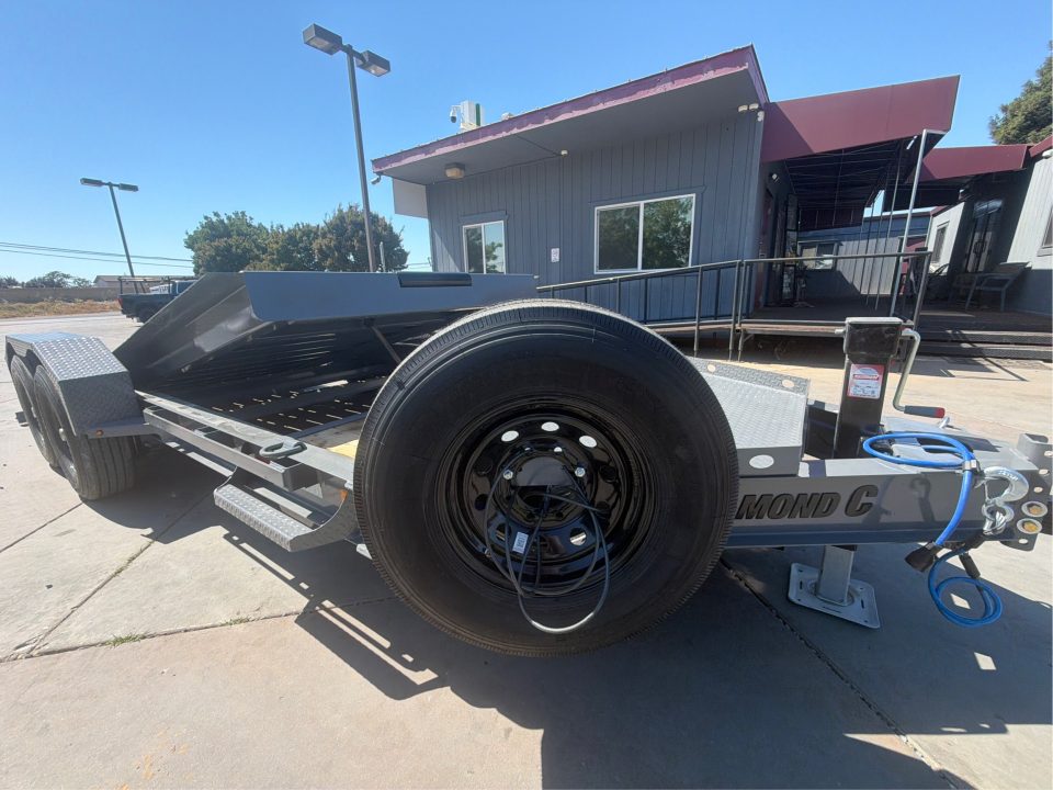New 2026 Diamond C Trailers HDT207L18X82 7FT X 18FT 15.5K GVW Equipment Trailer