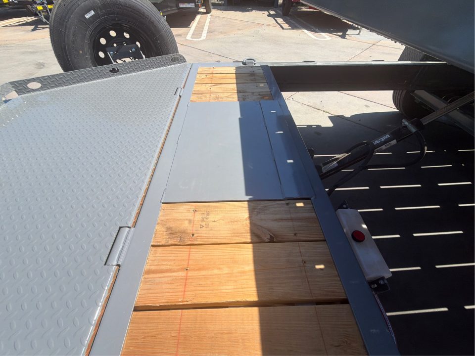 New 2026 Diamond C Trailers HDT207L18X82 7FT X 18FT 15.5K GVW Equipment Trailer