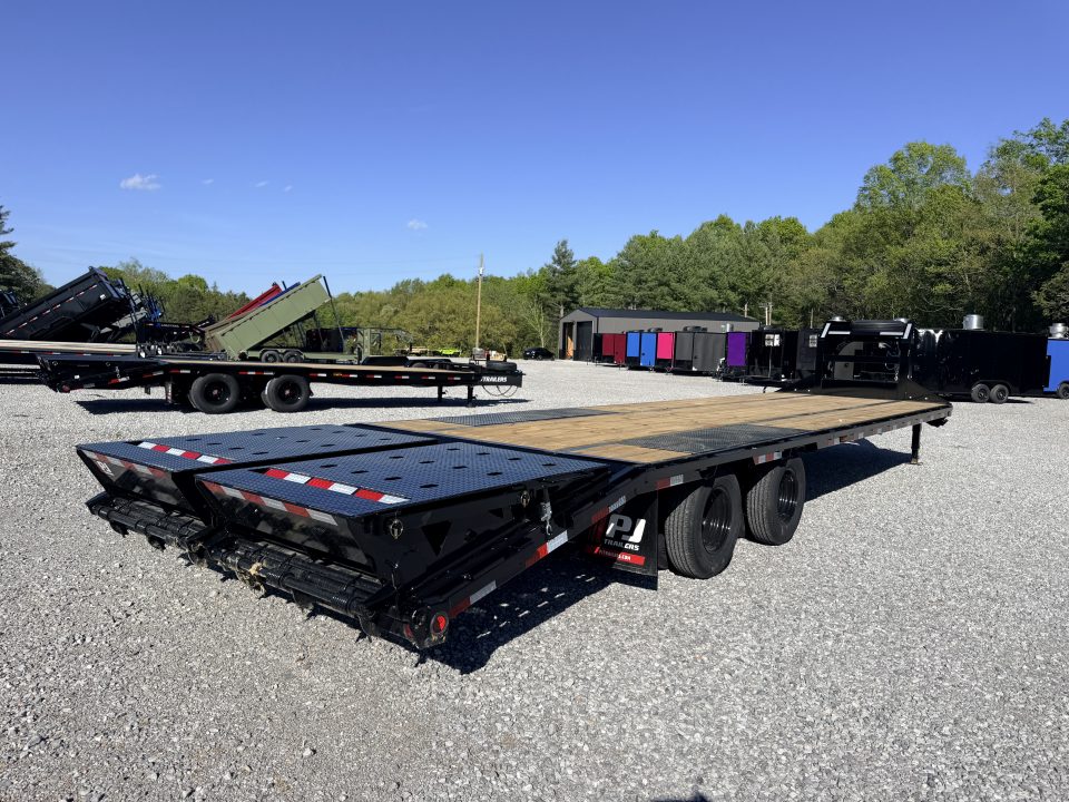 New 2026 PJ Trailers 102X32 GOOSENECK 25K GVWR (MEGA RAMPS) Flatbed Trailer
