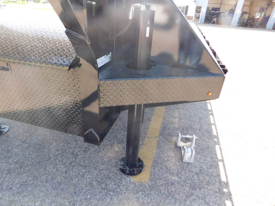 New 2026 Diamond C Trailers FMAX212 35x102 HDT Gooseneck Bodies