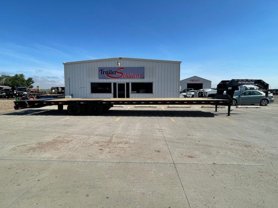 New 2026 PJ Trailers LD402 40' x 102" Hydraulic Brakes Flatbed Trailer