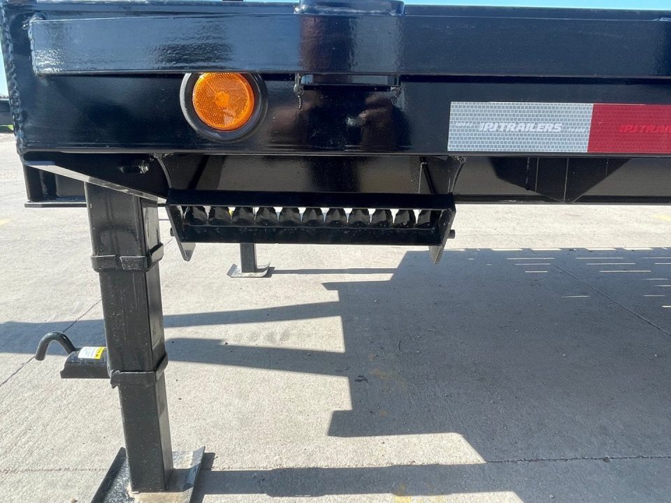 New 2026 PJ Trailers LD402 40' x 102" Hydraulic Brakes Flatbed Trailer