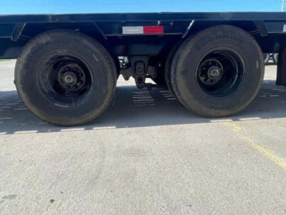 New 2026 PJ Trailers LD402 40' x 102" Hydraulic Brakes Flatbed Trailer