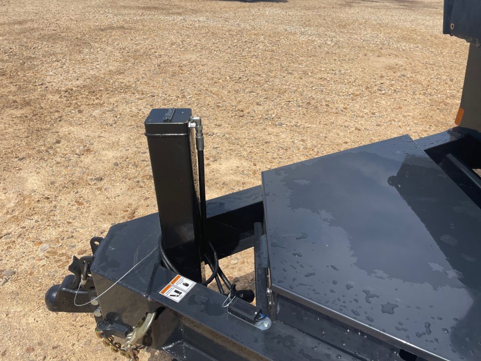 New 2026 Hillcrest Trailers 14714SD Dump Trailer
