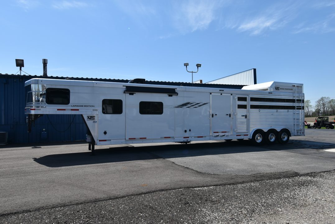 Used 2023 SMC Laramie Horse Trailer