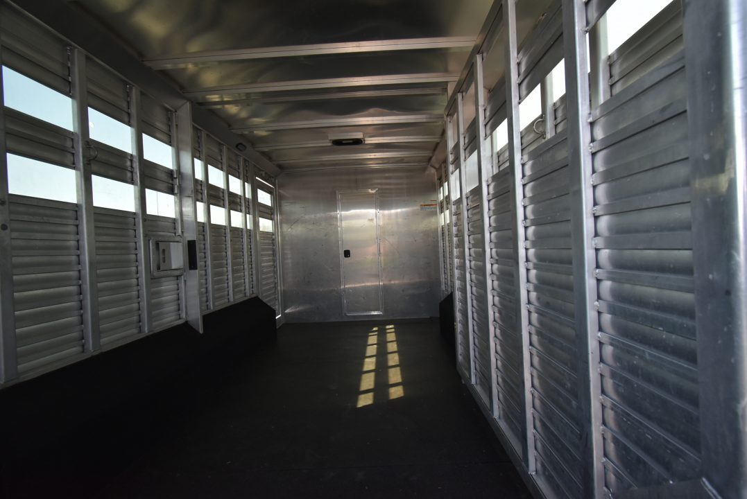Used 2023 SMC Laramie Horse Trailer