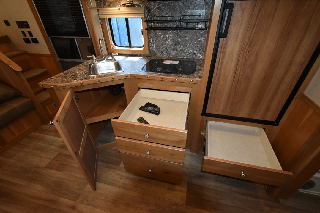 Used 2023 SMC Laramie Horse Trailer