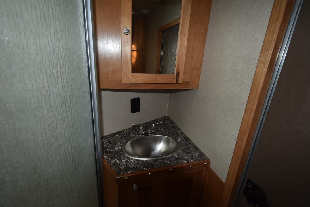 Used 2023 SMC Laramie Horse Trailer