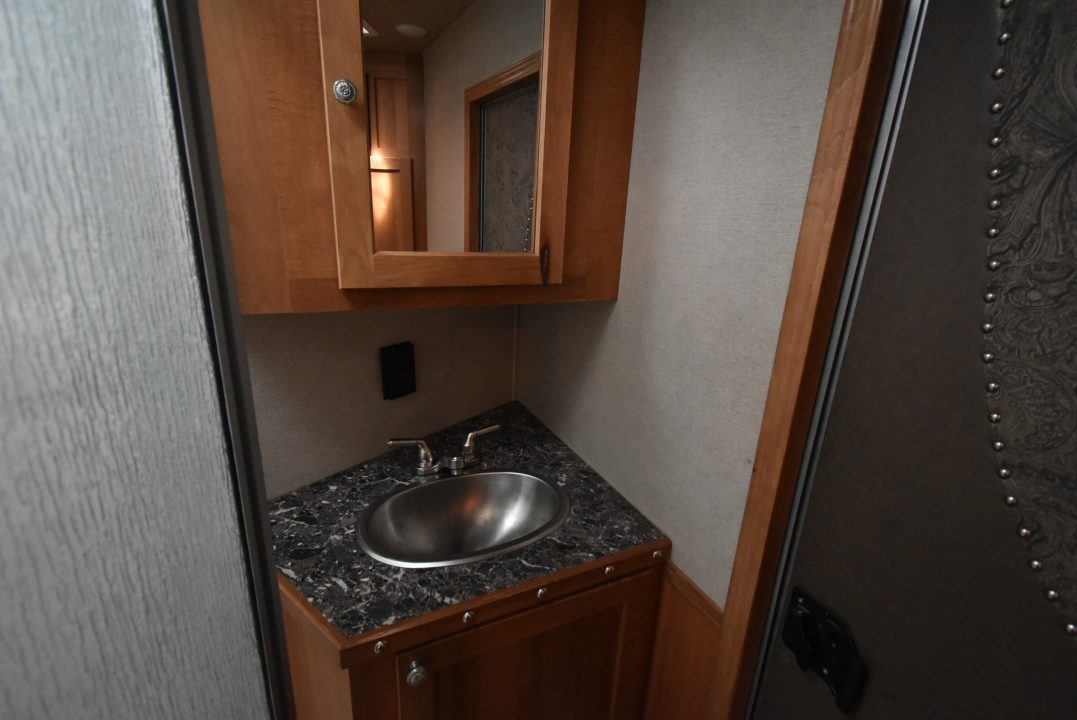 Used 2023 SMC Laramie Horse Trailer