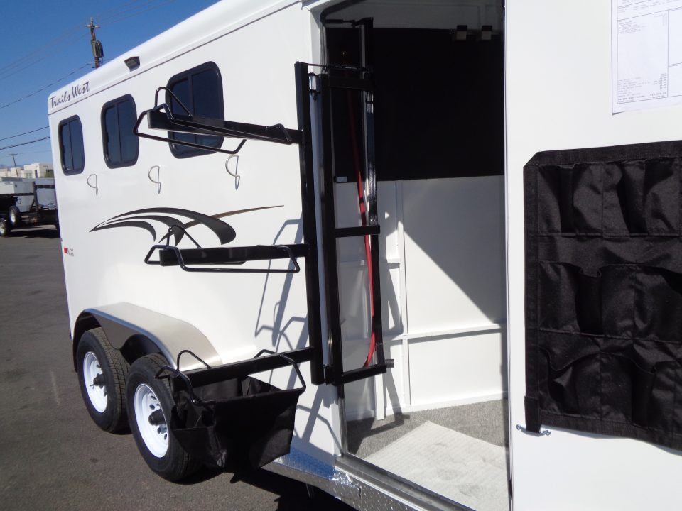 New 2027 Trails West *ADV MX II 3H * ADVENTURE MX II 3-Horse Slant Load Horse Trailer