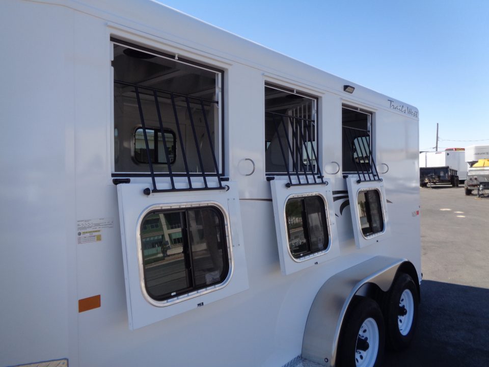 New 2027 Trails West *ADV MX II 3H * ADVENTURE MX II 3-Horse Slant Load Horse Trailer