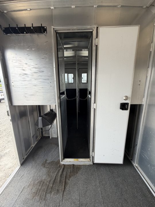 Used 2006 Featherlite 2 Horse Bumper Pull Horse Trailer