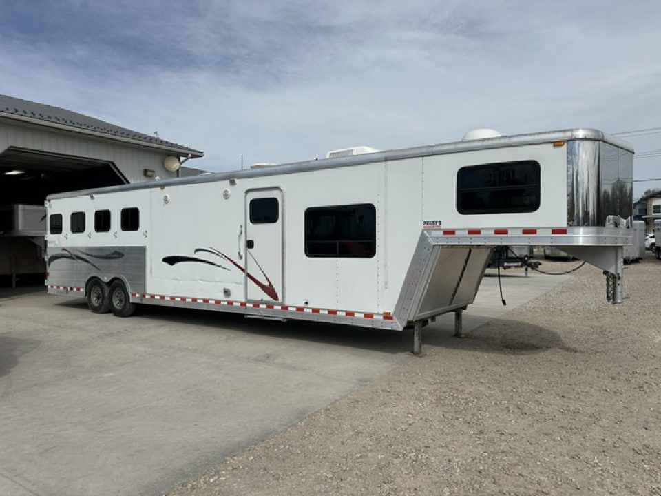 Used 2006 Kiefer 4 Horse Living Quarter
