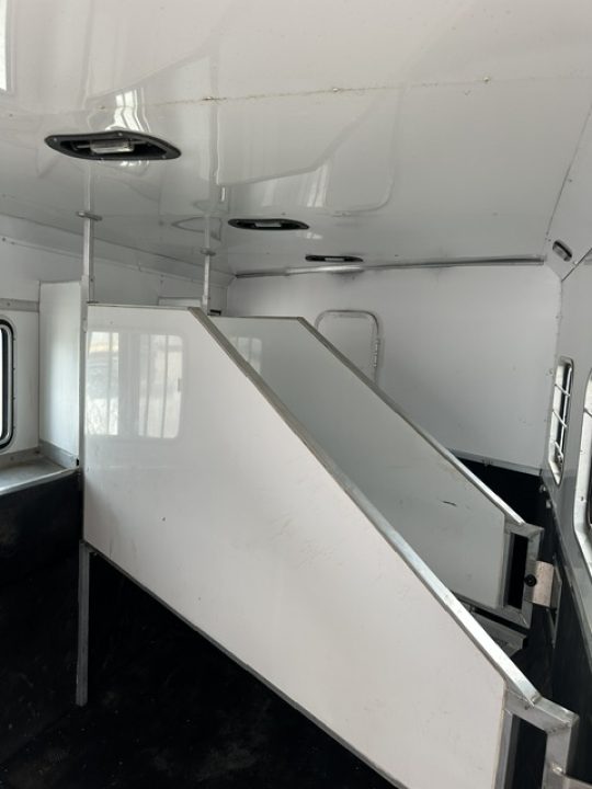 Used 2006 Kiefer 4 Horse Living Quarter