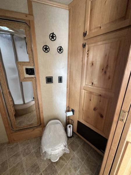 Used 2006 Kiefer 4 Horse Living Quarter