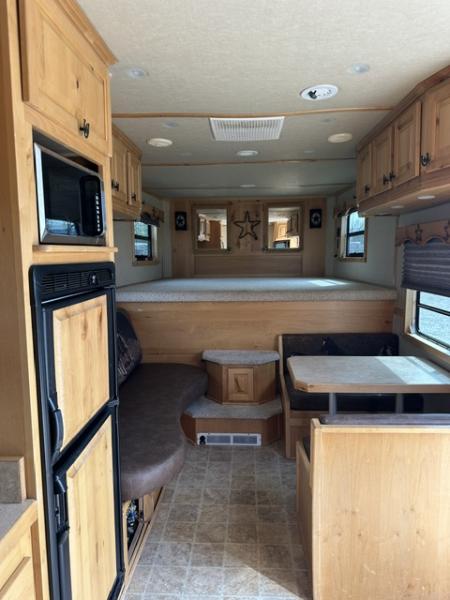 Used 2006 Kiefer 4 Horse Living Quarter