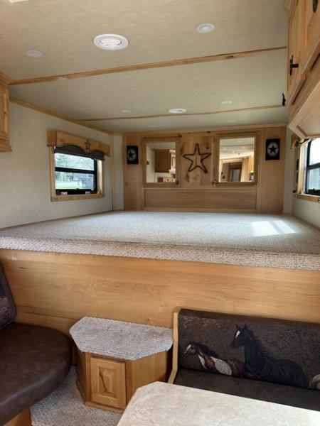 Used 2006 Kiefer 4 Horse Living Quarter