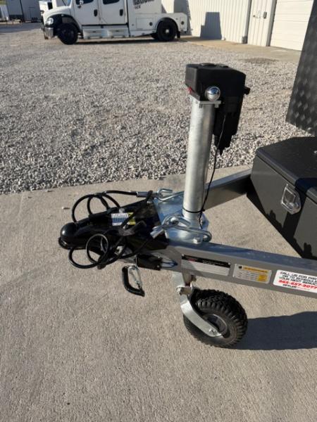 New Futura SHIFTR 8000- Hydraulic Lowering Trailer