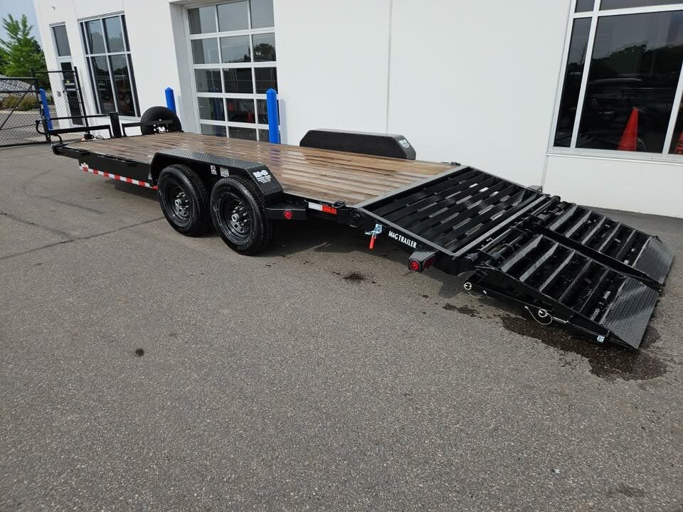New ETB 83X20 (17+3) 14K EQUIPMENT TRAILER W/JUMBO RAMPS-BLACK