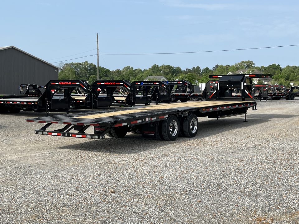 New 2026 MAXXD Hydraulic Dovetail Gooseneck Trailer | 34' x 102' 30K GVWR