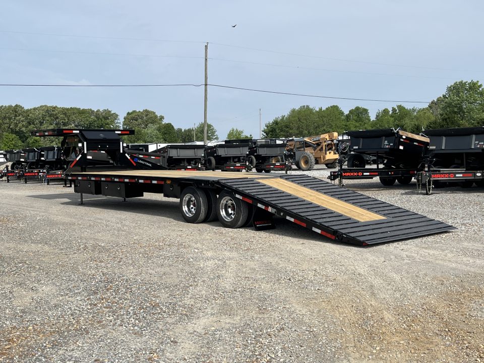 New 2026 MAXXD Hydraulic Dovetail Gooseneck Trailer | 34' x 102' 30K GVWR