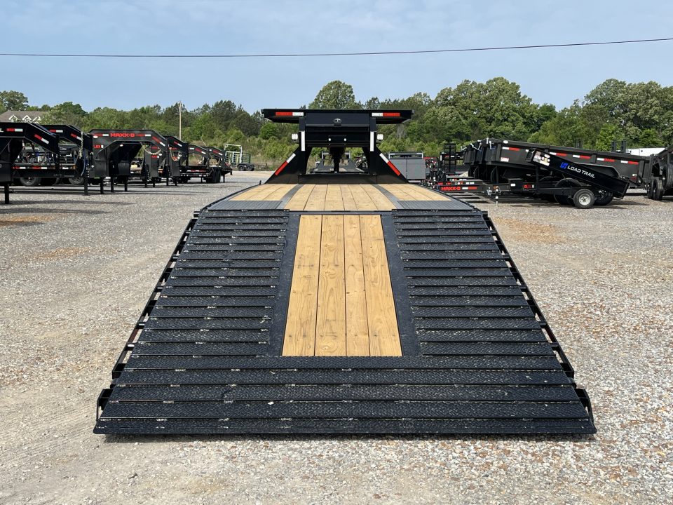 New 2026 MAXXD Hydraulic Dovetail Gooseneck Trailer | 34' x 102' 30K GVWR