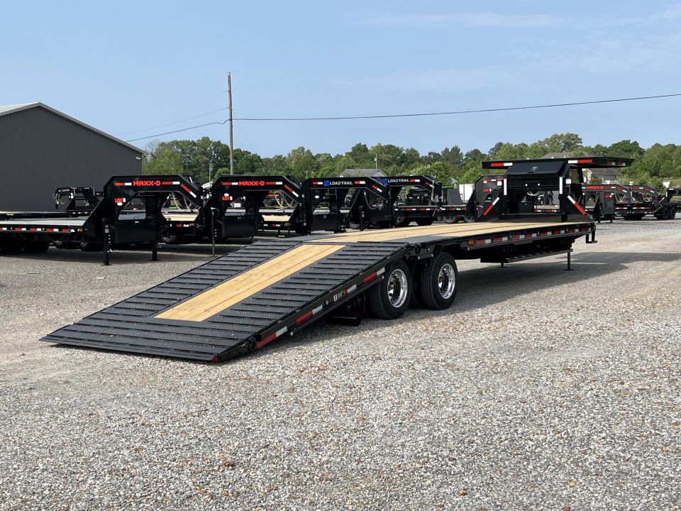 New 2026 MAXXD Hydraulic Dovetail Gooseneck Trailer | 34' x 102' 30K GVWR