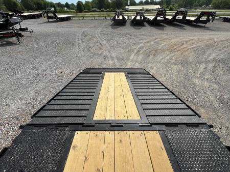 New 2026 MAXXD Hydraulic Dovetail Gooseneck Trailer | 34' x 102' 30K GVWR