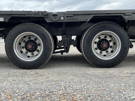 New 2026 MAXXD Hydraulic Dovetail Gooseneck Trailer | 102" x 36' | 40K GVWR