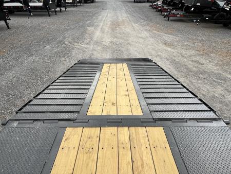 New 2026 MAXXD Hydraulic Dovetail Gooseneck Trailer | 102" x 36' | 40K GVWR