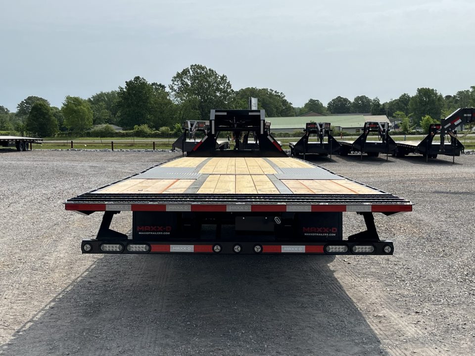 New 2026 MAXXD Hydraulic Dovetail Gooseneck Trailer | 34' x 102' 30K GVWR
