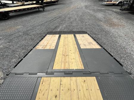 New 2026 MAXXD Hydraulic Dovetail Gooseneck Trailer | 34' x 102' 30K GVWR