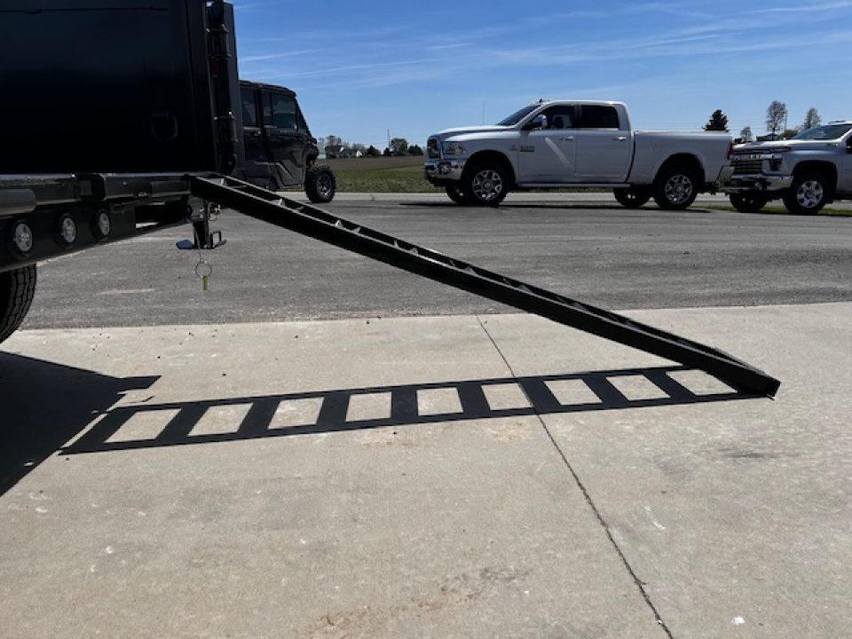 New 2026 MAXXD D7X 72X12 9.9K GVWR WIRELESS KIT-STAB JACKS-SPARE-TARP Dump Trailer