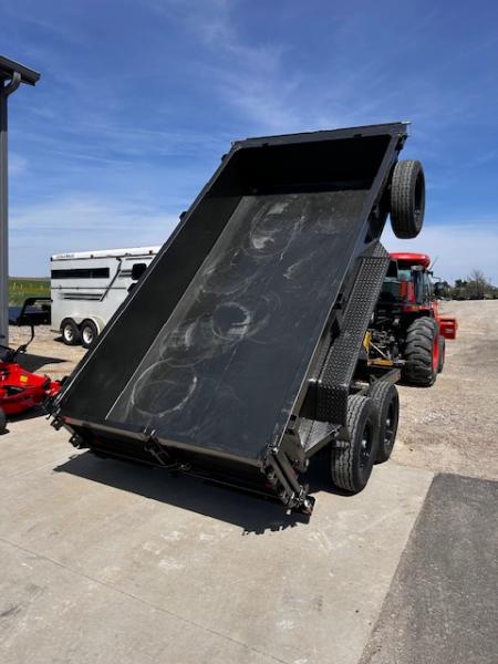 New 2026 MAXXD D7X 72X12 9.9K GVWR WIRELESS KIT-STAB JACKS-SPARE-TARP Dump Trailer