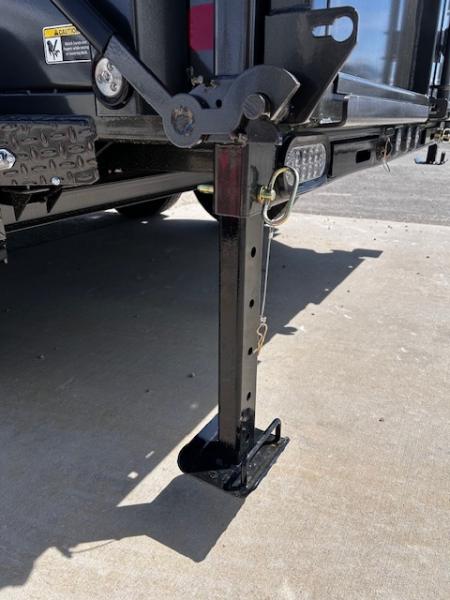 New 2026 MAXXD D7X 72X12 9.9K GVWR WIRELESS KIT-STAB JACKS-SPARE-TARP Dump Trailer