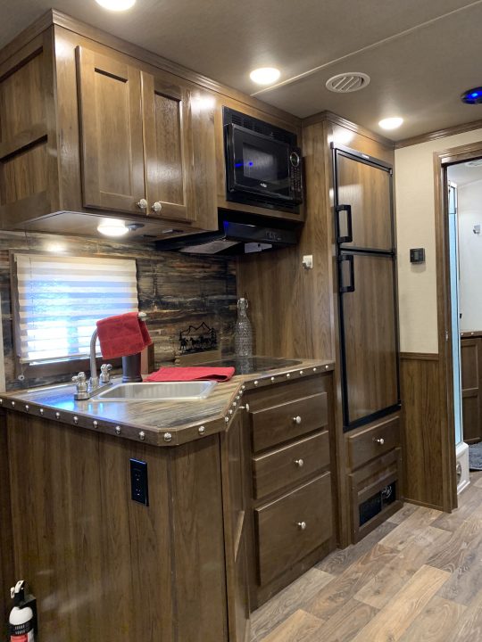 Used 2020 SMC SL8313SSR 3 Horse Trailer