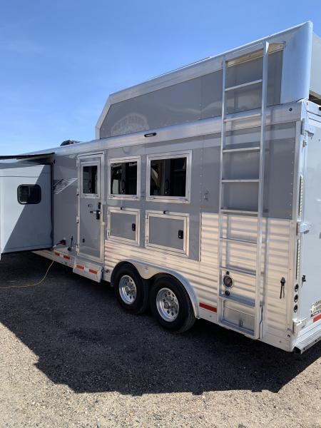 Used 2020 SMC SL8313SSR 3 Horse Trailer