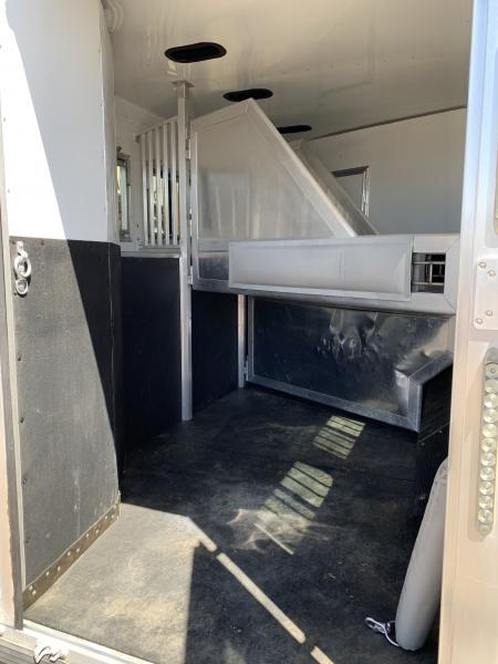 Used 2020 SMC SL8313SSR 3 Horse Trailer