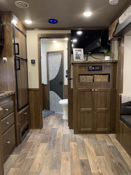 Used 2020 SMC SL8313SSR 3 Horse Trailer