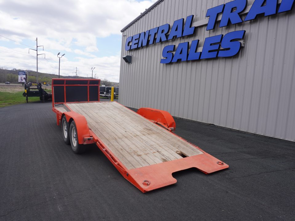 Used 2009 PJ Trailers 82"x22' Tilt Trailer