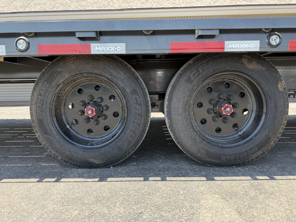New 2026 MAXX-D 102”x22’ BP 16K Deckover Tilt – TOX