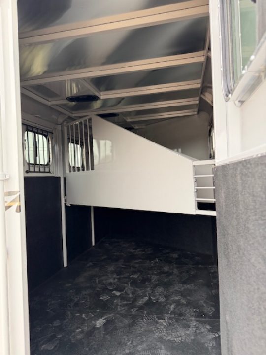 New 2026 Trails West Adventure 3 Horse