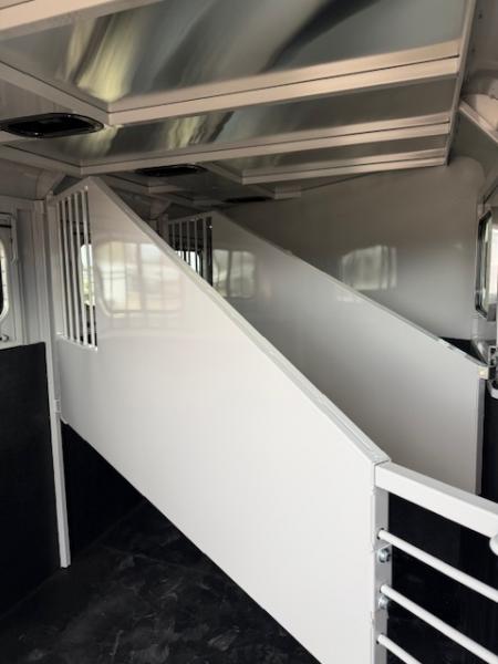 New 2026 Trails West Adventure 3 Horse