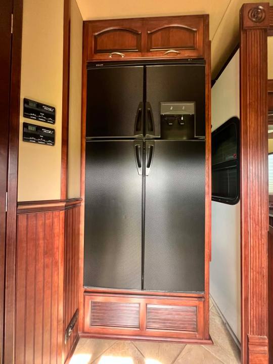 Used 2010 Renegade 45' Motorcoach
