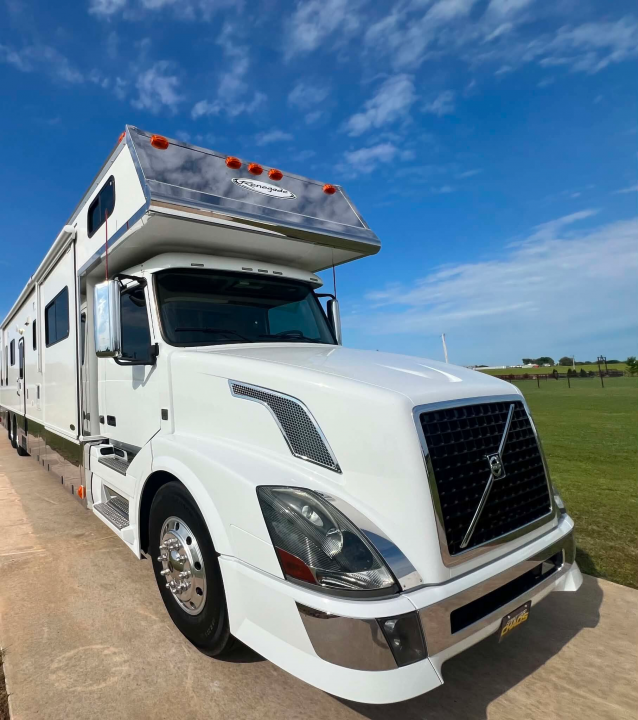 Used 2010 Renegade 45' Motorcoach