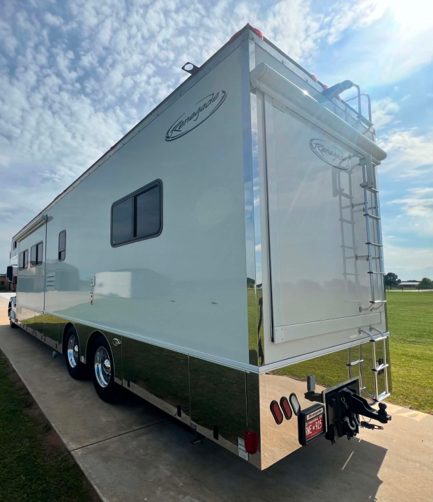 Used 2010 Renegade 45' Motorcoach