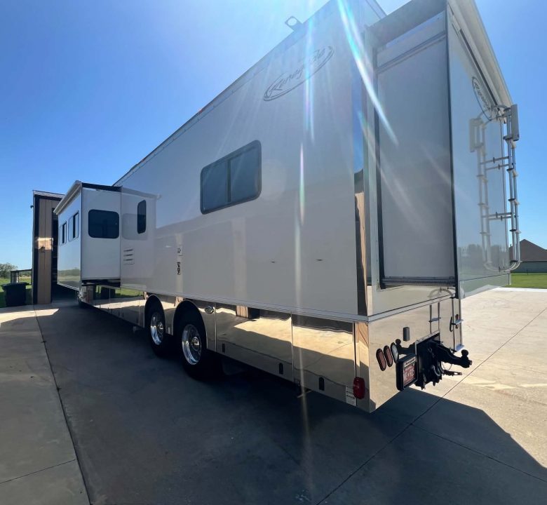 Used 2010 Renegade 45' Motorcoach