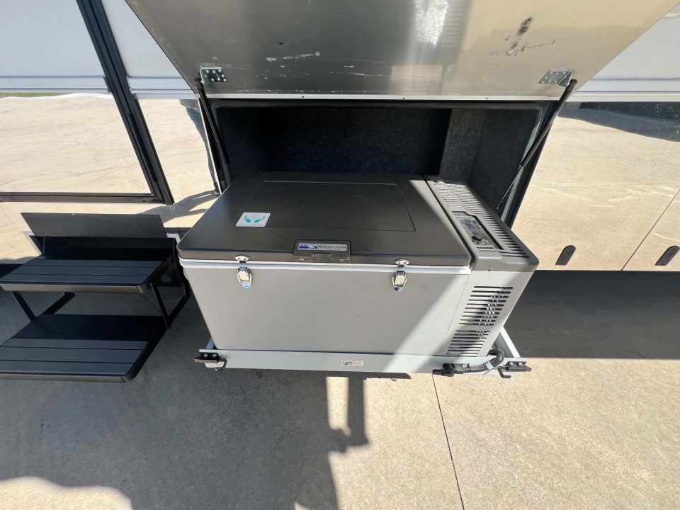 Used 2010 Renegade 45' Motorcoach