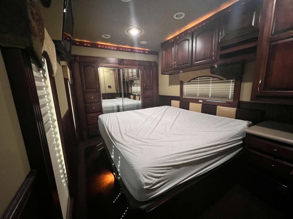 Used 2010 Renegade 45' Motorcoach