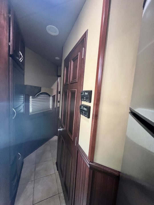 Used 2010 Renegade 45' Motorcoach